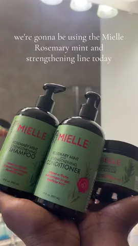 Its Washh day✨ Natural Hair Girlies Yall i use to hate wash day now i love it because i turned a 3 day routine into a 2-3 hour routine. I just follow the simple steps and keep it moving. Idk maybe its just me but i just dont have that much time to spend on my hair. These products definitely made it alot of easier to do. @MielleOrganics #dailyvlog #naturalhair #washday #hairtok #mielleorganics #miellehairoil 