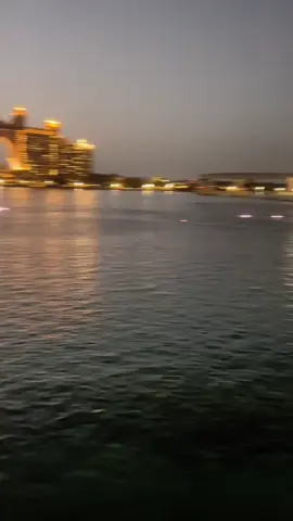 📍The Pointe - Palm Jumeirah🌴Fountain Walk👣 #dancingfountain #guinnessworldrecords #color #fountain #dancing #palmjumeirah #dubai #thepointe #attraction #tourist #night #atlantisthepalm 