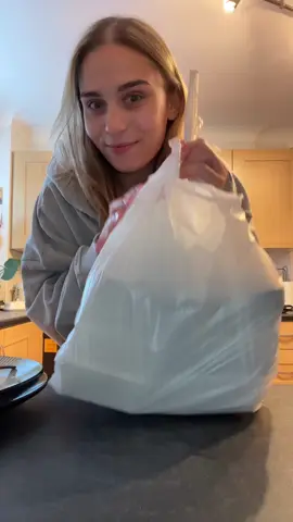 We got chinese!!(again)😮😂 #chinese #chinesetakeaway #takeaway #dishupdinnerwithme #dinner #dishup #food #foodi #FoodTok #Foodie #foodtiktok #yumm #stunning 