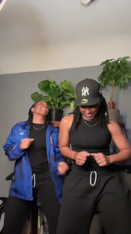 Our favorite african dance HANDS DOWN 🔥😩🇿🇦🇳🇬  #foryou #twins 
