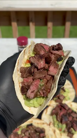 Steak and Guacamole Tacos #fyp #foodtiktok #tacos 