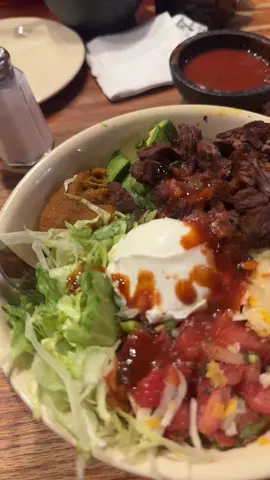 carne asada bowl😍😍 #eatingwithbai #carneasada #mexicanfood #mukbang #mukbangeatingshow #carneasadabowl #mexicanfoodbowl #tacobowl #proteinbowl #chips #crunch #fyp #foryoupage #explorepage 