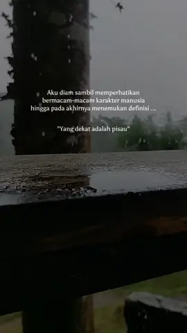 yang jauh bau wangi yang dekat bau bacin kalo kata orang tegal mah. jadi mending jauh2 aja wiss.. wkwk #quotespagi #Kata Kata Hari Ini #karaktermanusia #morningvibe #katamutiarabijak #tulisantangan #sindiranhalus #sindiranpedas #tentangkata #kecewa #coretankata #coretanhati #lukabatin #metsakopi #kembanglangit 