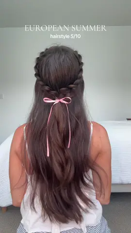 Really wishing I was in Paris right now😍  #easyhairstyles #halfuphalfdown #bowhairstyle #halfuphairstyle 