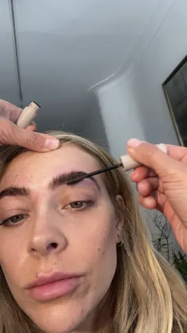 no one does brows like the queen azi #Vlog #nyc #eyebrows #azibrow #browtint #brows 