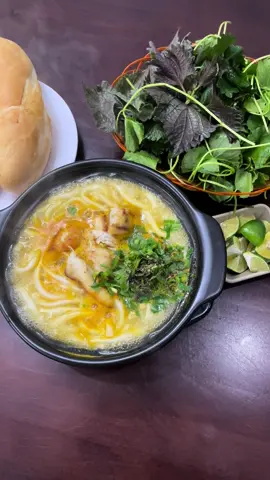 Hãy đến với 𝐁𝐀́𝐍𝐇 𝐂𝐀𝐍𝐇 𝐂𝐀́ 𝐋𝐎́𝐂 “𝑨 𝑪𝒂𝒚” để  thưởng thức món bánh canh đậm đà ngon ngọt với sợi bánh canh được làm từ bột gạo, cá lóc tươi ngon được làm mới mỗi ngày. #banhcanhcalocacay #banhcanhcalocvinh #vinh #thanhphovinh 