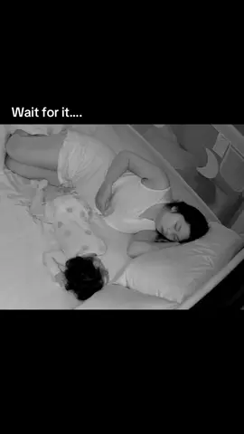 Always needing mommy’s hug so she can fall back to sleep 🥹 Savoring moments like this. Someday she won’t need me the way she does now. It’s so true when they say, the days and nights are long, but the years are sooooo short 😢 (and my baby isn’t 1 yet 😅) Who else has a clingy baby? #cosleeping #MomsofTikTok #mumsoftiktok #mom #momlife #firsttimemom #babiesoftiktok #baby #family #bedsharing #10monthsold 