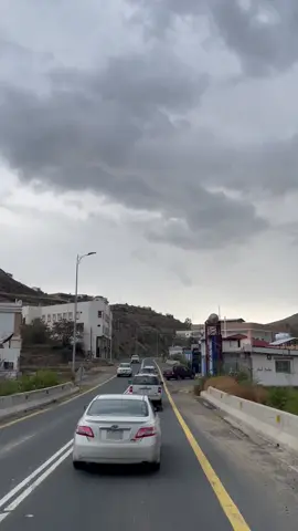 صباح الحلوين اللي تو بدت اجازتهم ، عندكم اجازه انتو والا مداومين الى متى ؟ #ابها_الان #المعيه #السسسوده_الان 