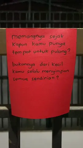 Orang menangis bukan karena mereka lemah. Itu karena mereka terlalu tangguh untuk waktu yang lama . . #rumah #rumahkedua #menyimpansemuasendiri #sendiridarikecil #tempatbercerita #memendamsendiri 