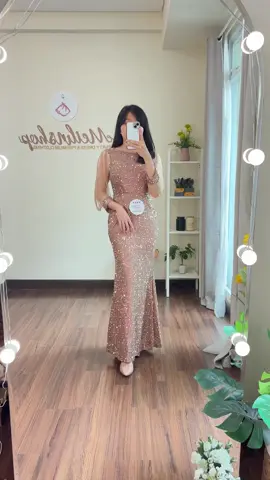 Longdress sequins mewah blink blink bikin mata silau 😍😍 #gaunpesta #dressmewah #dresskondangan #longdress 