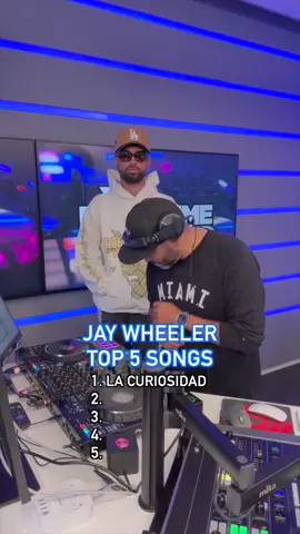 AHORA SI!! Llego el más activoooo que eh tenido en el Top 5 de #lamezclafuego 🔥🔥 @Jay Wheeler 🇵🇷 y me reto, dijo que podía quedarse serio durante la mezcla completa 🤣 Ve hasta el final! Recuerda que la gira “Trappii” comienza el 13 de Junio!  #LaCuriosidad #CuandoFue #DimeQueSi #Pacto #Historia 