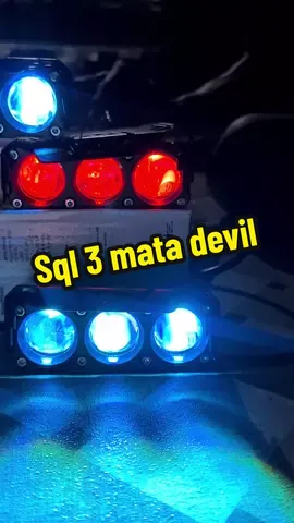 Lampu tembak sql 3mata devil nih boskuy, nyala devil blue ice dan merah boskuy,... #belanjaditiktoklagi #lampusorot #lampuvariasi #lampusorotlasermini #lampuviraltiktok #foglampprojie  #promoguncang66 ncang66 