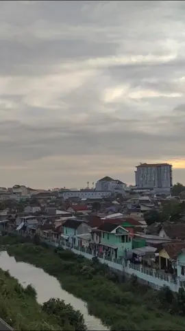 Pengen bali x Sewates mantan