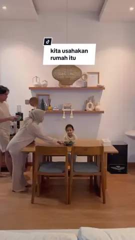 Kita usahakan rumah itu..  Mengusahakan rumah ; proses yang tidak sebentar dengan segala suka-dukanya.. PR terbesar setelah membangun rumah adalah “mengisinya”. Setelah tabungan dan energi terkuras saat membangun, mengisi rumah jauh lebih challenging.  Mengupayakan-nya menjadi tempat pulang dan berteduh yang nyaman.  Alhamdulillah rejeki mengisi rumah ini ada juga ceritanya. Diawali membuat akun ini dimasa pandemi, yang awalnya dibuat untuk mencari inspirasi, berbagi dan berproses tentang perjalanan rumah. Sekarang malah menjadi salah satu sumber rejeki yang kami dapat untuk mengisi rumah ini.  Tidak pernah menyangka bahwa proses yang akan kami lewati akan seperti ini. Kami mengusahakan dan mengupayakan apa yang kami bisa. Allah punya rencana terbaiknya.  Sharing dong cerita kalian juga dong 👇
