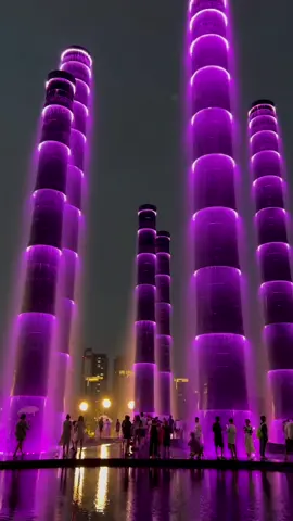 成都SKP生机之塔，快来感受一场暴雨吧 📍成都SKP，成都市，四川省 📍SKP Chengdu, Chengdu City, Sichuan Province #成都网红打卡地  #成都SKP柱子  #生机之塔  #toweroflife  #skpchengdu 