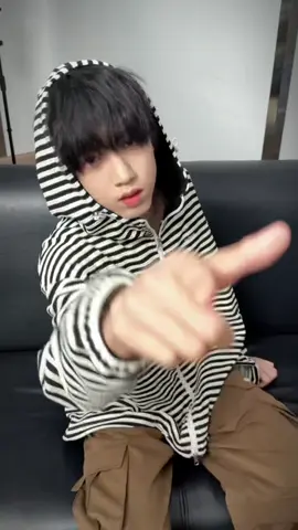 sit down✋#TF家族练习生 Zhang Guiyuan #fyp #NI_KI 