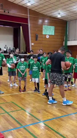 The key to any move 👀👇 Working on your handles and your shot is obviously important. BUT, your feet are what take you into space. If you cannot get into space and into your shot quickly and efficiently, it's going to be difficult for you. #HoopStudy #basketballtraining #hoops