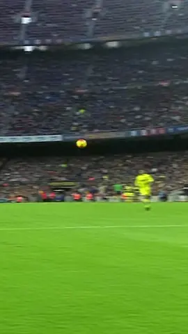 Um golaço de Neymar Jr contra o Villarreal em seus tempos de Barcelona! #10futebolarte #neymar #neymarjr #neymarjr10 #neymarjr_10jr #neymarjr_10jr❤️🇧🇷🇧🇷 #neymarjr10🇧🇷 #neymarjr10❤️🇧🇷⚽️✨ #neymarjunior #fcbarcelona #fcbarcelona🔵🔴 #barcelona #villarreal #laligasantander #laliga 