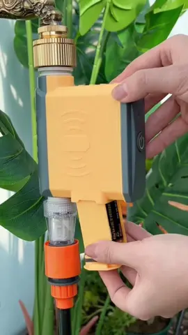 Easy to water garden with your phone😏#goodstuff #goodthings #homehacks #householditems #useful #LearnOnTikTok #tiktokmademebuyit #fyp #foryou 