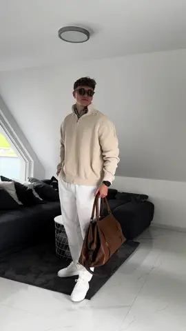 Heute 1 1/4 zip/Sweater und 4 Outfits 👔 es wird die Woxhe nochmal Sommer Outfits kommen aber bei dem Wetter kann ich euch ja nicht im Sommer Look raus lassen🌧️🤓 Welches gefällt euch am besten ? Und bei Fragen zu Artikeln einfach in die Kommentare 👇🏼 *unbezahlte Werbung  @zara  @ralphlauren  @axelarigato  @nike  —————— #ibizia #zurich #zürich #milano #london #mykonos #ralphlauren #ralphlaurenaesthetic #ralphlaurenmen #oldmoney #oldmoneyaesthetic #getreadywitholdspice #CapCut #fyp #fy #viral #trend #fyp #fd #fürdich #fashion #style #Love #instagood #like #photography #beautiful #photooftheday #follow #instagram 