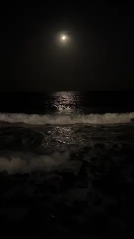 خذني من ليلي لليلك 👥💤.. #عبادي #بحر #قمر