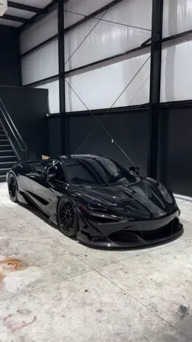 how much aura this mclaren have? #carbon #720s #mclaren #mclaren720s #supercar #fyp #720smclaren 