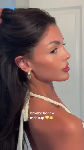love a little freckle 💛 #fyp #bronzehoneymakeup #makeuptutorial 