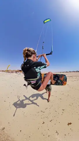 Best way to start your kitesurifng session 🔥😅 Rider @Ellie Dimitrova  #thekiteshots #kiteboarding #kitesurfing  