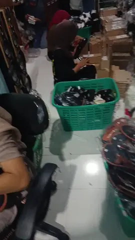 #PromoGuncang66 #sandalwanita #sandal #sandalwanitamurah #sepatubola #sepatusekolah 