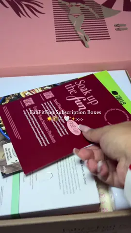 I always get excited to recieve quarterly subscription boxes from @FabFitFun 📦🤍✨ • • • #fff #fffsummerbox #fabfitfun #fabfitfunbox #fabfitfununboxing #fabfitfunsummerbox #unboxinghaul 