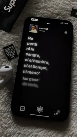 🧃 Siguiente canción? #fyp #foryoupage #aesthetic #trueno #rain #tr1 #dedicar #paradedicar #elultimobaile  #frasesdeamor #trapargentino #lyrics  @Trueno  Mami cada año que pasa afuera está lloviendo más fuerte Trueno - RAIN III