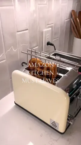 GENIUS! Link is in my bio to shop!🥪 #amazonfinds #grilledcheese #amazonmusthaves #toaster #amazonhome 