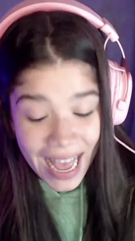 O dia que a Tilia foi pega na hora H pela sua mãe 😂 #tilia #tiliaoficial #mae #viral 