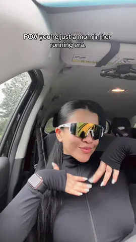 Solo una mamá  corriendo, haciendo tiempo para mi. 🫶🏻🏃🏻‍♀️✨ #kathleenfuentess #parati #paratii #fy #fypツ #run #runner #RunningManOnTikTok #runninggear #runningera #runtok #tiktok #vistasenparati #viral #fyppppppppppppppppppppppp #runniggirl #beginnerrunner #beginnerrunnermotivation #motivation #runner #Running #runningmotivation #runningvlog #runninggirl #runwithme #runningera  #runningtiktok