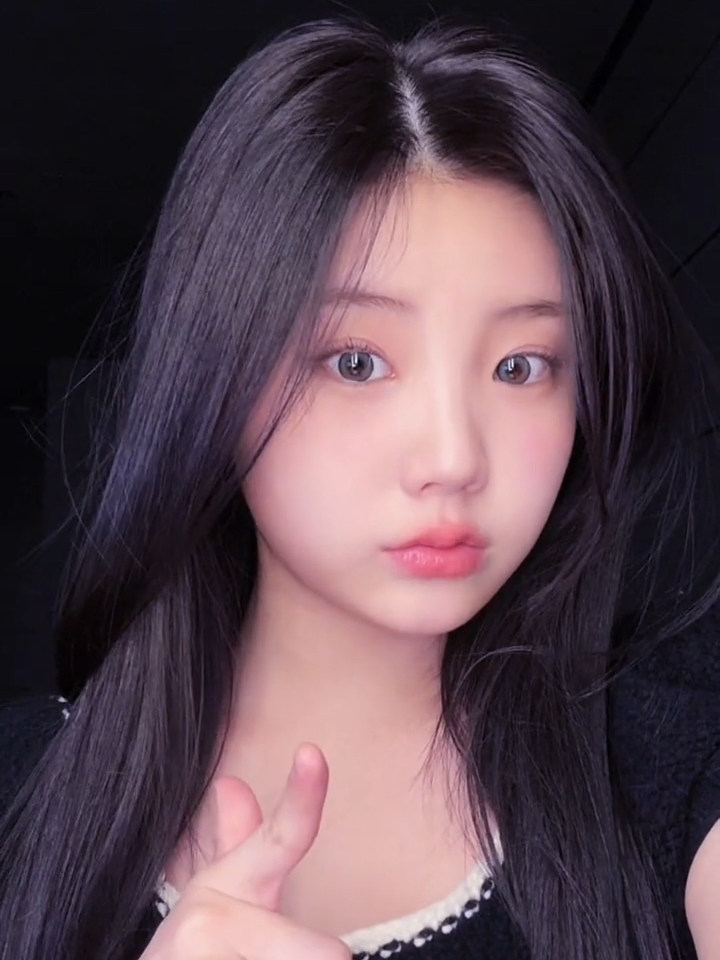 is it U? (˶• ֊ •˶) #WONHEE #원희 #ILLIT #아일릿