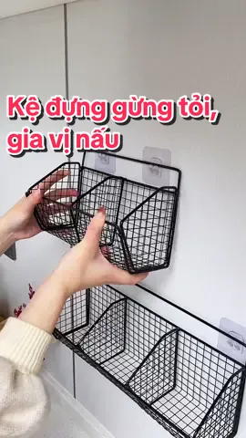 Kệ dán tường đựng gừng tỏi, gia vị nấu #kedungdodantuong #kedunggiavi #kededonhatam #kededonhabep #giadungtienich #dogiadung 