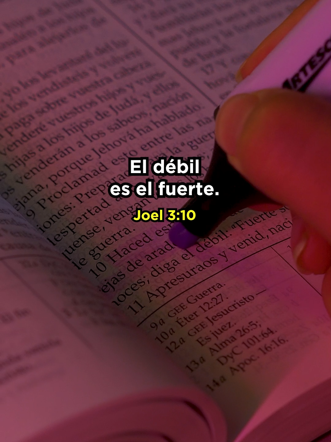 Los caminos de Dios no son nuestros caminos y Sus pensamientos no son nuestros pensamientos. Es por eso que la lógica de Dios desafía a la lógica del mundo, porque para Él el líder debe de estar al servicio de sus semejantes, los débiles son fuertes y dar es mucho mejor que recibir. Si vivimos estos preceptos, podremos tener una sociedad más pacífica y feliz. #biblia #dios #logicadedios #versiculos #consejos #jesus #consejocristiano #sociedad #felicidad #paz