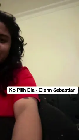 @Glenn Sebastian boss main gitar saja🤣🤣
