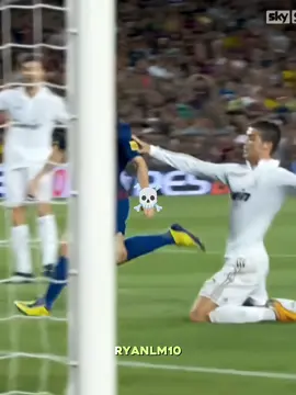 Ronaldo on his knees for the goat 🐐🤯☠️ #football #viral #messi #ronaldo #barcelona 