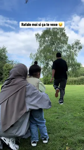 Vous validez ce concept ou pas ?! 😂❤️ #couple #coupletiktok #famille #couplegoals #pourtoi #wifeandhusband #fyp #couplecomedy #humour #drole #viral #moulayetsoum #trend #challenge #fakegun #fakesituation⚠️ #fakeguns⚠️ 