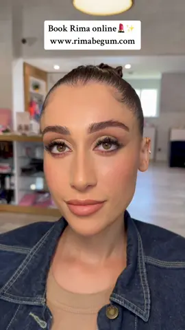 Soft Glam 💄✨ Toronto Makeup Artist serving the GTA & Mississauga region  🏬📍 LASHGOD, 236 Avenue Road  Twisty bun 🌪️ Up-do by JordieHairgod  🔗 Book this glam team using the link in my bio  #torontomakeupartist #makeupartisttoronto #mississaugamakeupartist #torontomakeup #torontobeautysalon #prommakeupartist #torontomua #softglam #oakvillemakeupartist #etobicokemakeupartist #northyorktoronto 