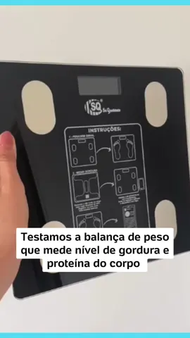 ✨ Testamos esta balança inteligente que, além de exibir o peso, oferece indicadores de IMC, nível de hidratação e quantidade de proteína no corpo. Para quem busca emagrecer, ela também calcula a porcentagem da meta alcançada. Gostou? Link na bio.  #balança #imc #saude #vidasaudavel #guiadecomprasUOL #review #TikTokMadeMeBult 