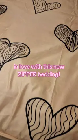 in love with my new zipper bedding! so much quicker and easier than buttons! love love love! #bedding #asmr #housetour 