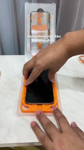 Ternyata pasang tempered glass se mudah itu pemirsah, apalagi buat kamu mamak2 kayak aku ini ngebantu bgt  #temperedglass #wsken #temperedglassantispy #temperedglasspremium #temperedglassmurah 