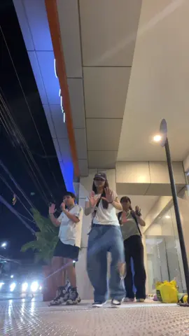 W the buds @Lans @⋆𐙚₊ jaem ˚⊹♡ #dancechallenge #trend #trio #bustitopenchallenge dc@Brooke 👩🏼‍🎤 