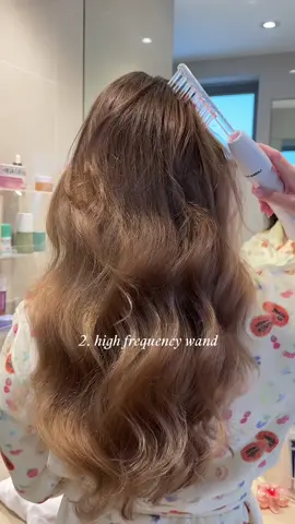 nightly hair care routine 🌙🎀 your hair will thank you hehe 🤭💓 products innsifree paddle brush high frequency wand (amazon)  vegamour GRO serum* vegamour scalp massager* gisou honey infused hair oil* eternal muse jumbo heatless curler (*pr products)  #haircare #haircareroutine #asmr #hairgrowthtips #hairgrowth 