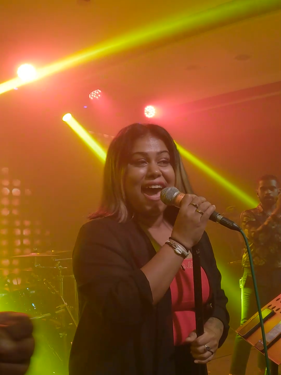 Obage Ruwa Maagemai | ඔබගේ රුව මාගේමයි | Live with Redeemers  #redeemers #music #dancemedley #viral_video #viraltiktok