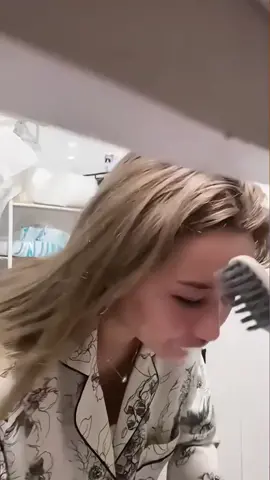 每次刷牙都要刷好久😁 #亮點自己找 #真空 #露點 #走光 #閃現 #直播