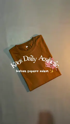 Kaosnya di pake seharian super nyamann bgtt 🤎✨ #kaosaestetic #kaosademmurah #kaoswanita #kaosdaily #kaosprinting #promoguncang66 