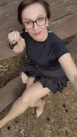 Czy czarny to też kolor?! 😅🤣🤣🤣 Czy brak koloru??? Miłego ,  kolorowego dnia 😊😊😊 #foryou #dc #dlaciebie #kochamszpilki #kobietazpasją #women 